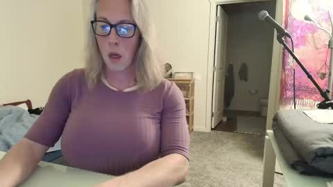 Arianna Sinz online show from September 11, 2025, 6:02 am