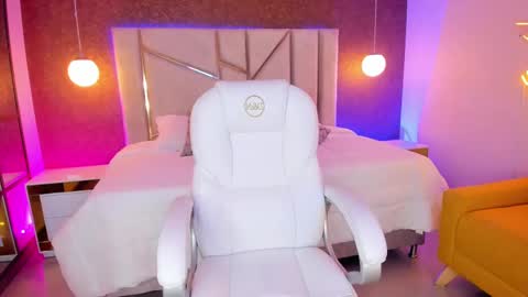 Snapshot of arianna_suarez1 chatting on February 23, 2025, 4:13 pm Arianna online show from February 23, 2025, 4:13 pm