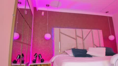 Snapshot of arianna_suarez1 chatting on February 26, 2025, 2:04 am Arianna online show from February 26, 2025, 2:04 am