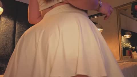 Snapshot of arianna_suarez1 chatting on October 17, 2025, 7:38 pm Arianna online show from October 17, 2025, 7:38 pm