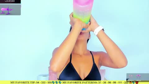 Arianna online show from April 21, 2026, 1:42 am