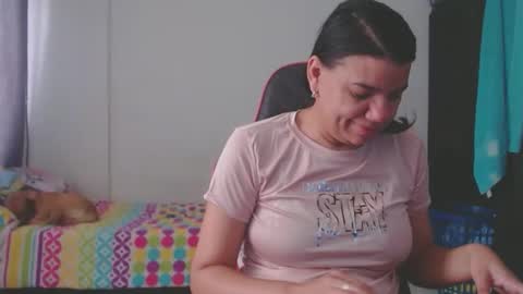 Snapshot of ariannaloovel chatting on February 25, 2026, 4:49 pm ariannaloovel online show from February 25, 2026, 4:49 pm