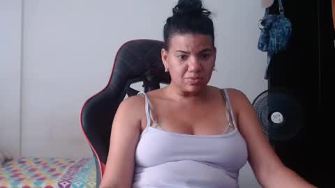 Snapshot of ariannaloovel chatting on July 17, 2026, 5:18 pm ariannaloovel online show from July 17, 2026, 5:18 pm