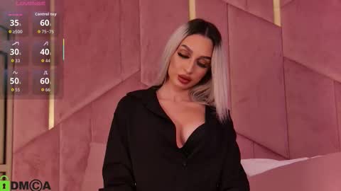 Arianna online show from October 11, 2025, 6:50 pm