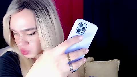 Snapshot of arianne_xoxo777 chatting on December 2, 2024, 8:09 am ARIANNE CUMS  online show from December 2, 2024, 8:09 am