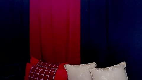 Snapshot of arianne_xoxo777 chatting on December 16, 2024, 10:18 am ARIANNE CUMS  online show from December 16, 2024, 10:18 am