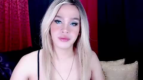 Snapshot of arianne_xoxo777 chatting on February 12, 2025, 12:01 pm ARIANNE CUMS  online show from February 12, 2025, 12:01 pm