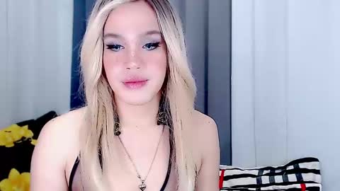 Snapshot of arianne_xoxo777 chatting on February 26, 2025, 6:15 am ARIANNE CUMS  online show from February 26, 2025, 6:15 am