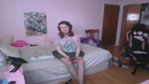 Ariathebrat online show from April 20, 2026, 9:27 pm