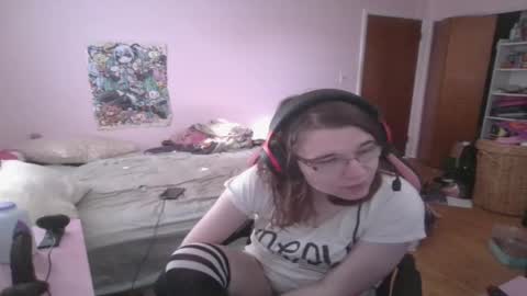 Snapshot of ariathebrat chatting on April 22, 2026, 9:27 pm Ariathebrat online show from April 22, 2026, 9:27 pm