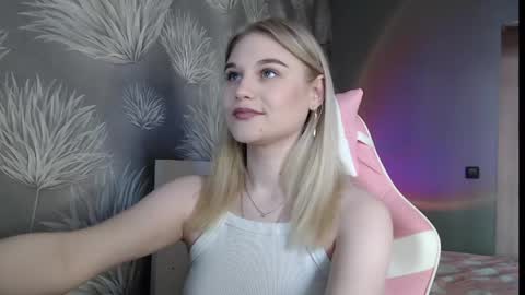 ariavelvets online show from May 15, 2026, 11:17 am