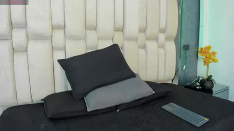 Welcome to Ari room online show from May 2, 2026, 8:25 pm