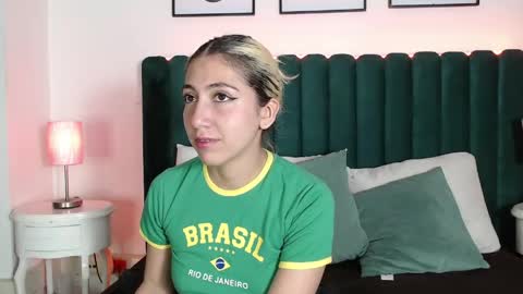 Ari Bunnie  online show from April 17, 2026, 5:10 am