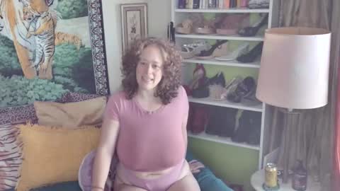 Snapshot of arielabai chatting on October 31, 2025, 3:57 pm Arielle Ari online show from October 31, 2025, 3:57 pm