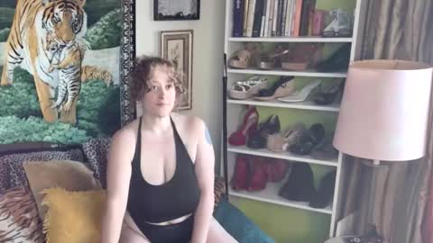 Snapshot of arielabai chatting on December 2, 2025, 7:53 pm Arielle Ari online show from December 2, 2025, 7:53 pm