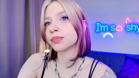 Ariel online show from November 25, 2025, 1:55 pm