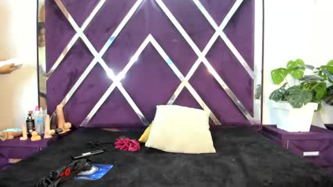 arielasm online show from July 15, 2026, 11:48 am