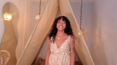 Snapshot of ariella_ruiz chatting on December 31, 2024, 12:36 pm A R I online show from December 31, 2024, 12:36 pm