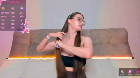 Ariella online show from November 4, 2025, 4:22 am