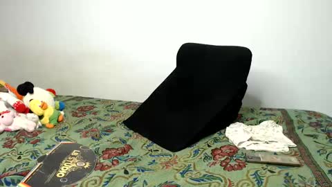 Ariel Starfish online show from December 12, 2024, 2:04 am