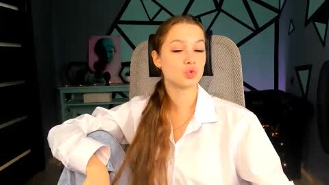 arielsykes online show from September 18, 2025, 1:57 pm