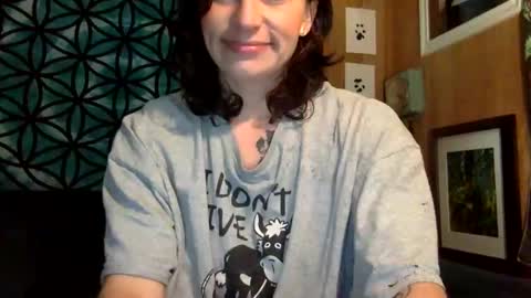 Snapshot of arielwyld chatting on December 3, 2024, 1:54 pm ariel  colin when hes here online show from December 3, 2024, 1:54 pm