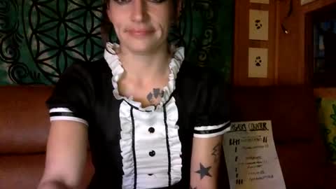 Snapshot of arielwyld chatting on December 30, 2024, 4:09 am ariel  colin when hes here online show from December 30, 2024, 4:09 am