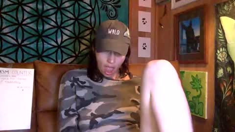 Snapshot of arielwyld chatting on January 5, 2025, 5:09 am ariel  colin when hes here online show from January 5, 2025, 5:09 am