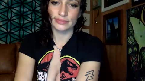 Snapshot of arielwyld chatting on January 11, 2025, 4:14 pm ariel  colin when hes here online show from January 11, 2025, 4:14 pm