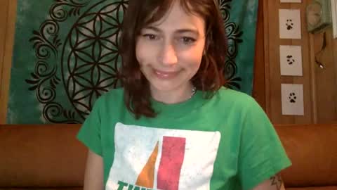 Snapshot of arielwyld chatting on January 25, 2025, 1:52 pm ariel  colin when hes here online show from January 25, 2025, 1:52 pm