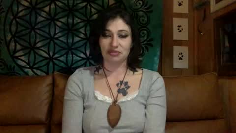 Snapshot of arielwyld chatting on February 5, 2025, 11:06 pm ariel  colin when hes here online show from February 5, 2025, 11:06 pm