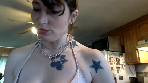 Snapshot of arielwyld chatting on March 9, 2025, 4:11 pm ariel  colin when hes here online show from March 9, 2025, 4:11 pm