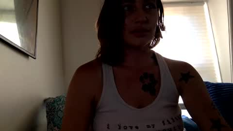 Snapshot of arielwyld chatting on October 5, 2025, 9:13 pm ariel  colin when hes here online show from October 5, 2025, 9:13 pm