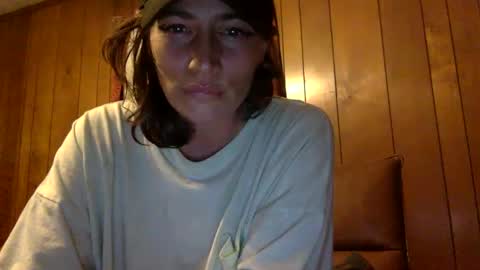 Snapshot of arielwyld chatting on October 8, 2025, 1:25 am ariel  colin when hes here online show from October 8, 2025, 1:25 am