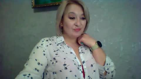 Snapshot of arielxloveresss chatting on November 7, 2025, 5:18 am ArielXLoveresss online show from November 7, 2025, 5:18 am