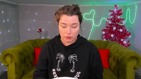 Ari online show from December 28, 2024, 2:10 pm