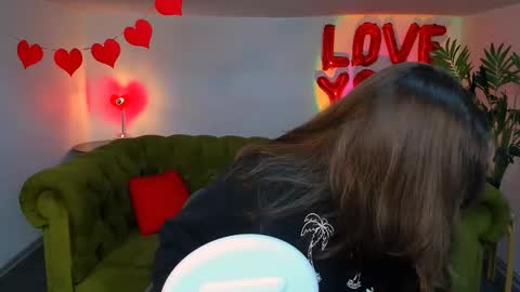 Ari online show from March 11, 2025, 8:31 pm