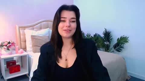 Ari online show from December 2, 2025, 1:17 pm