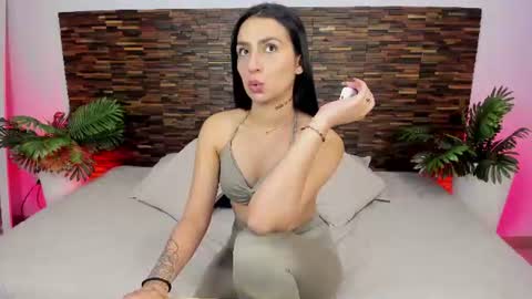Snapshot of ariiaa_1 chatting on June 26, 2026, 5:23 am ARIANNA online show from June 26, 2026, 5:23 am