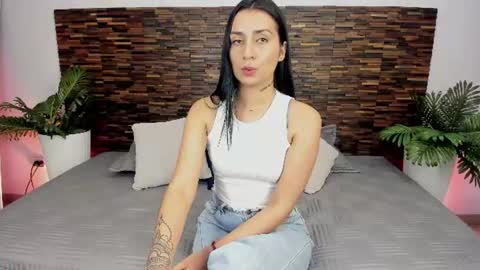 Snapshot of ariiaa_1 chatting on July 12, 2026, 5:20 am ARIANNA online show from July 12, 2026, 5:20 am