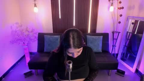  Arianna  online show from January 7, 2026, 2:19 pm