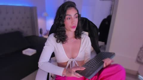 AriKohler online show from December 13, 2024, 9:30 pm