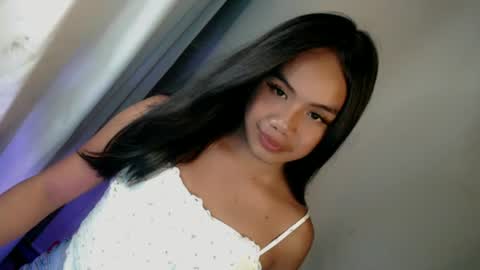 Snapshot of arilovesu chatting on July 5, 2026, 12:01 pm hi follow me its ARI online show from July 5, 2026, 12:01 pm