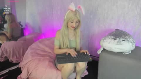 Ariel online show from November 20, 2025, 12:05 pm