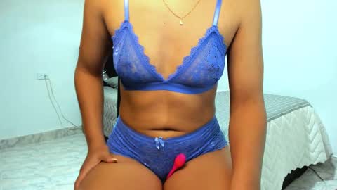 aristena_01 online show from September 9, 2025, 12:48 pm