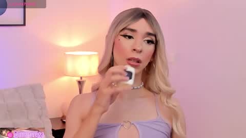   Nice to meet you  thumb up me please its important I  LOOK MY BIO DOWN online show from September 15, 2025, 9:53 am