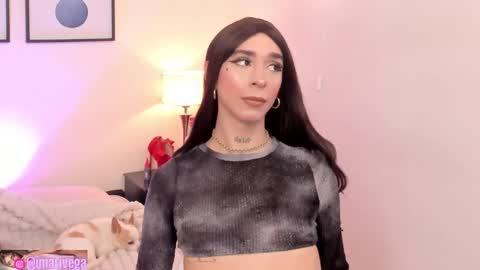   Nice to meet you  thumb up me please its important I  LOOK MY BIO DOWN online show from November 24, 2025, 7:52 am