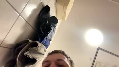 Snapshot of armyskater32 chatting on November 4, 2025, 9:14 pm armyskater32 online show from November 4, 2025, 9:14 pm