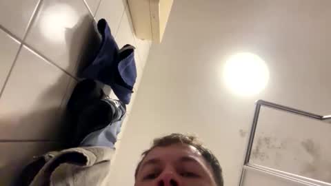 Snapshot of armyskater32 chatting on November 13, 2025, 9:58 pm armyskater32 online show from November 13, 2025, 9:58 pm