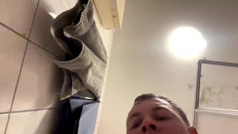 Snapshot of armyskater32 chatting on November 23, 2025, 9:25 pm armyskater32 online show from November 23, 2025, 9:25 pm